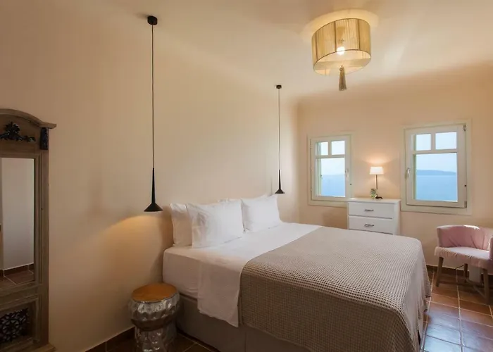 Villa Itis Luxury Suite With Balcony, Panoramic View & Jacuzzi